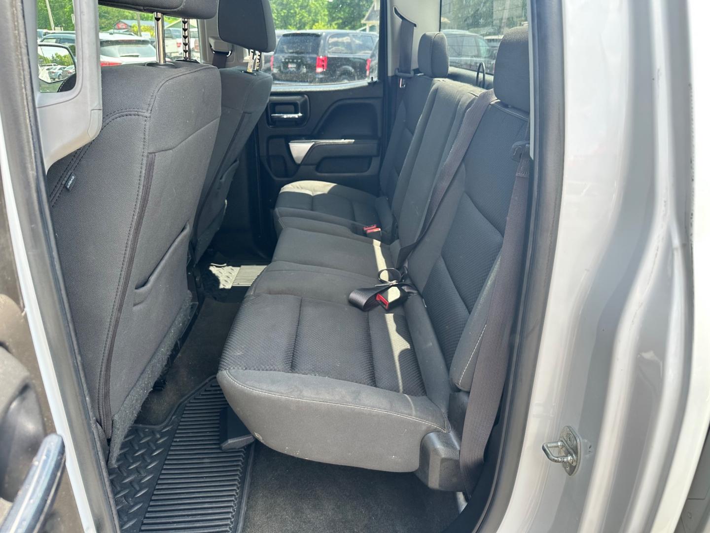 2017 White /Black Chevrolet Silverado 1500 LT (1GCVKREH5HZ) with an 4.3L V6 OHV 12V engine, 6-Speed Automatic transmission, located at 11115 Chardon Rd. , Chardon, OH, 44024, (440) 214-9705, 41.580246, -81.241943 - Photo#35
